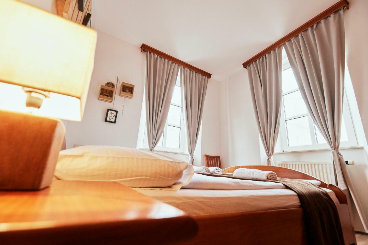 Rooms & Restaurant Ostarija Dolenjske Toplice Exteriör bild