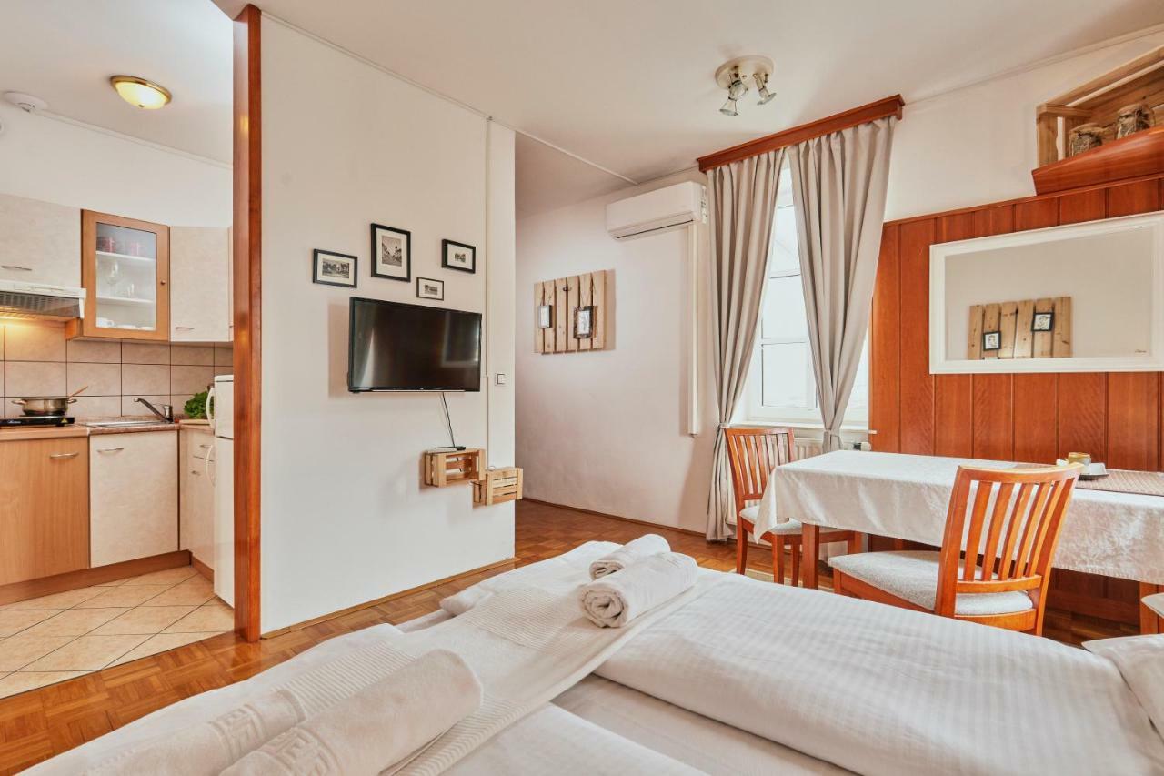 Rooms & Restaurant Ostarija Dolenjske Toplice Exteriör bild