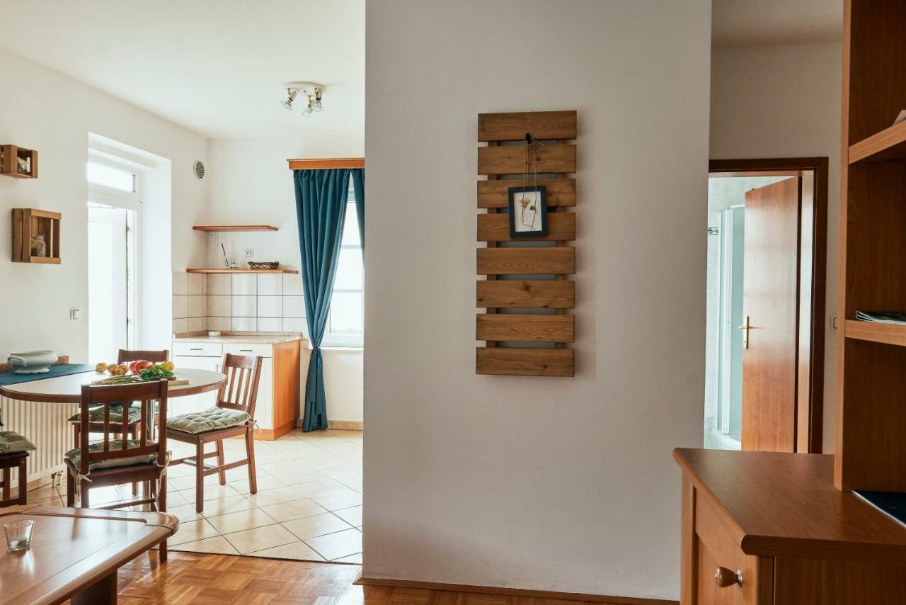 Rooms & Restaurant Ostarija Dolenjske Toplice Exteriör bild