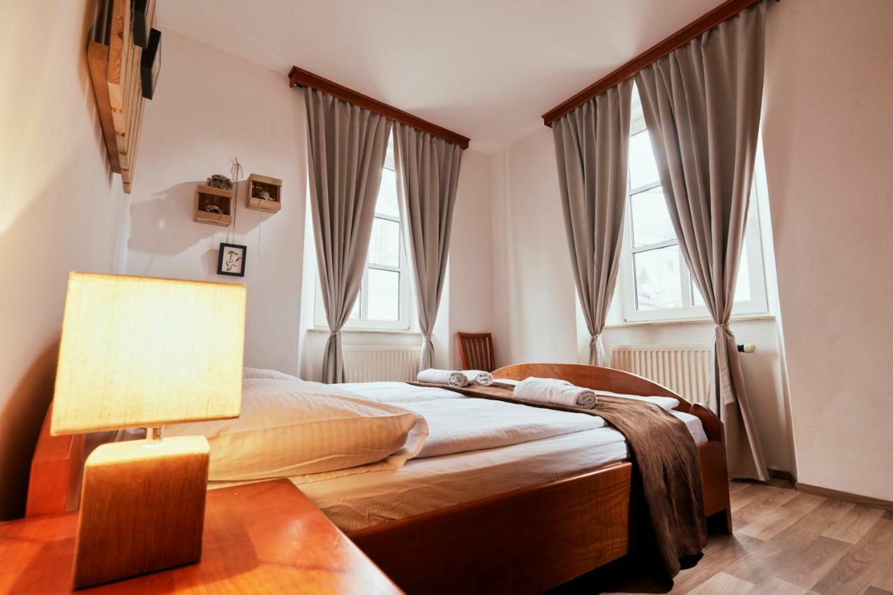 Rooms & Restaurant Ostarija Dolenjske Toplice Exteriör bild