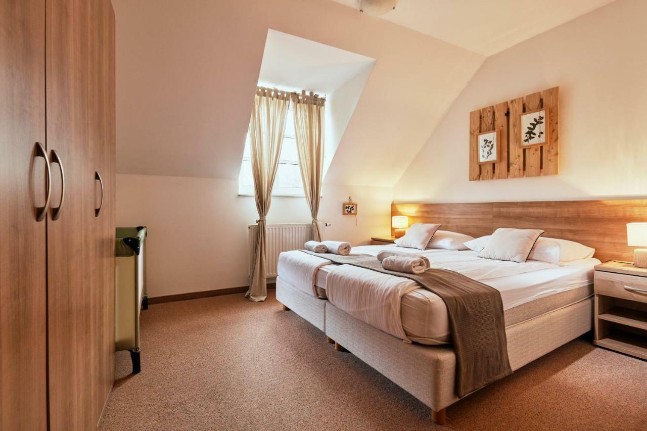 Rooms & Restaurant Ostarija Dolenjske Toplice Exteriör bild
