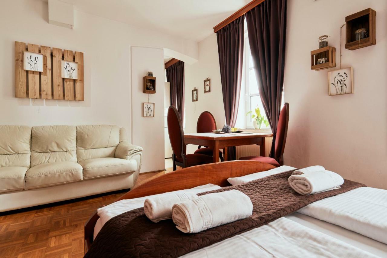 Rooms & Restaurant Ostarija Dolenjske Toplice Exteriör bild